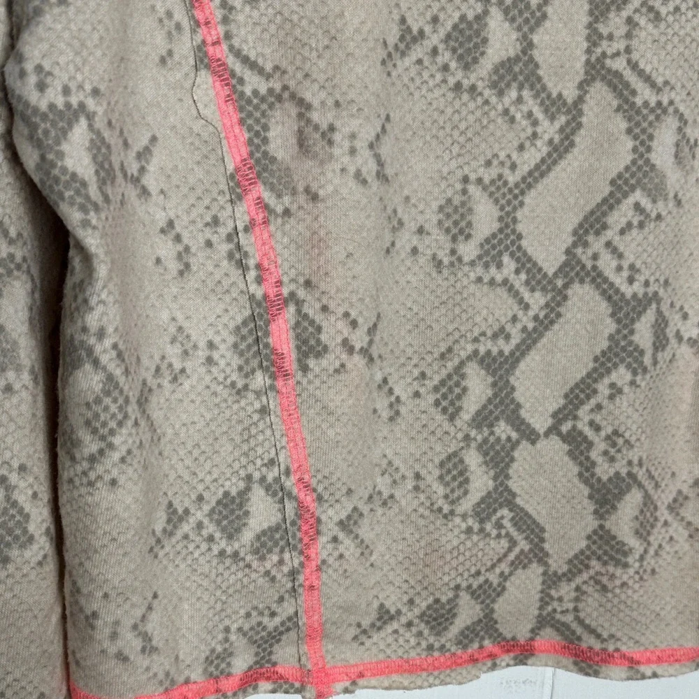 Vintage Havana Snake Print Hoodie - Gray and Pink